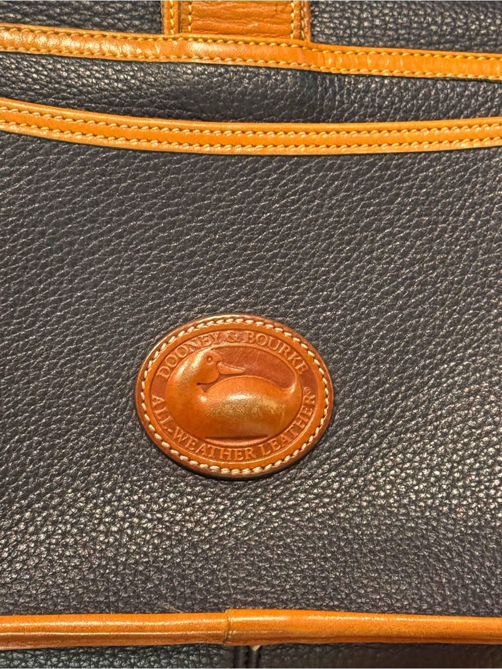 Leather handbag lot: Dooney and Bourke, Coach, Brahmin. - Picture 13 of 13